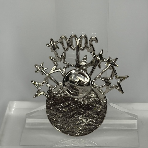 Silver and White Starburst Brooch with Roman Numeral Design - Picture 2 of 3